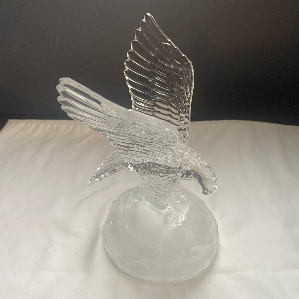 Cristal D'Arques crystal majestic Eagle (with fish) art glass table display